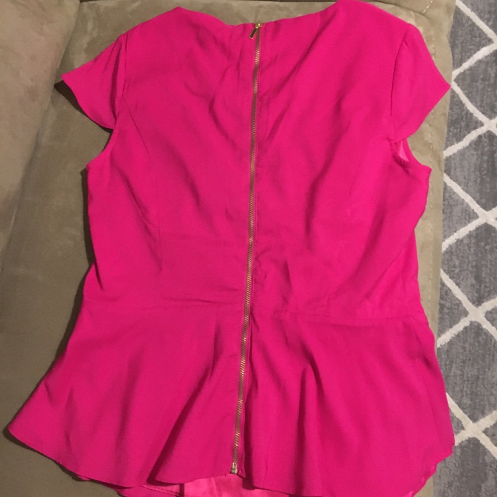 Cute Express Top - Picture 2 of 3